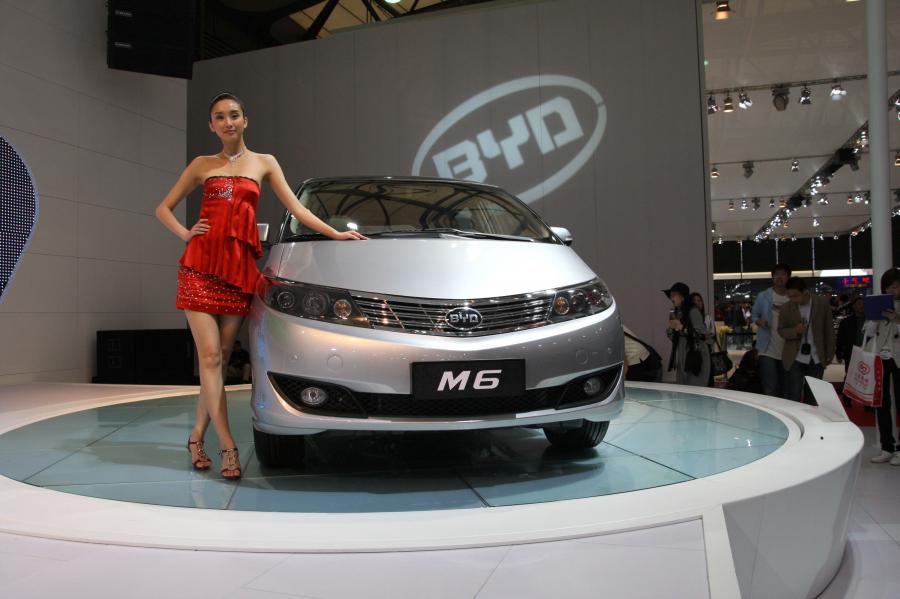  BYD M6 2010 года  (фото 11 из 23)